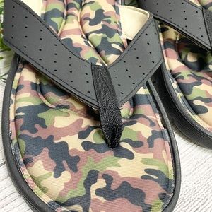 Camo Flip Flops Memory Foam Sandals Woodland Creek Men’s Size 12 BRAND NEW Camo Flip Flops Memory Foam Sandals Woodland Creek Men’s Size 12 BRAND NEW